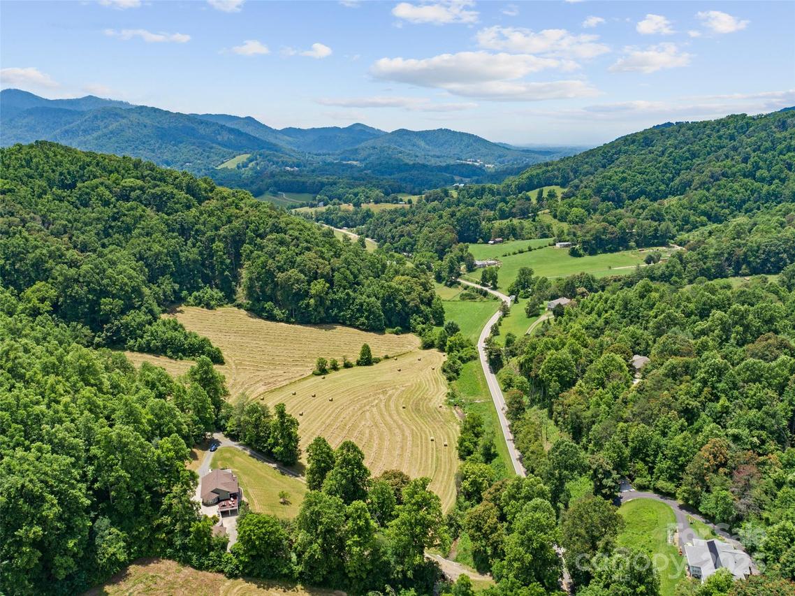 189 Poverty Branch Rd., Barnardsville, NC 28709