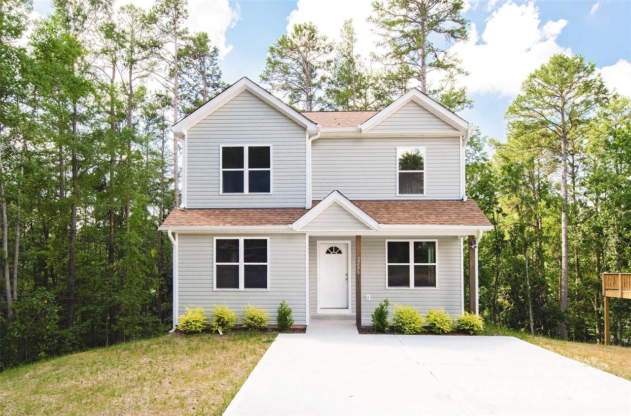 2206 Hillcrest Ave., Albemarle, NC 28001