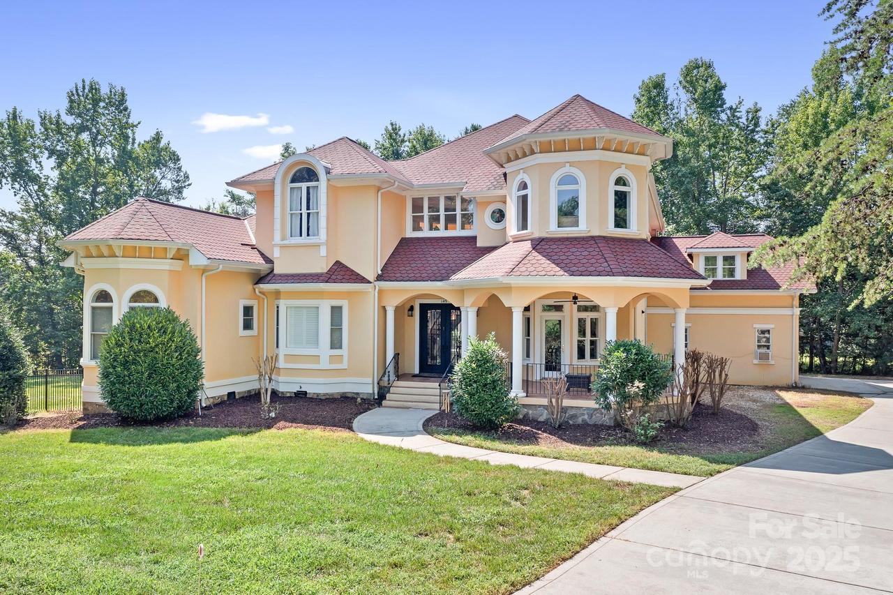 149 Vista Bluff Ln., Mooresville, NC 28117