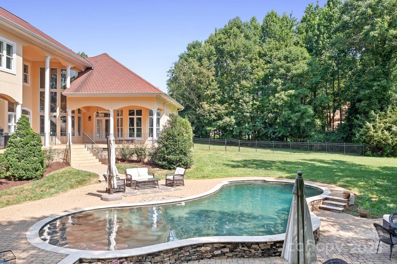 149 Vista Bluff Ln., Mooresville, NC 28117