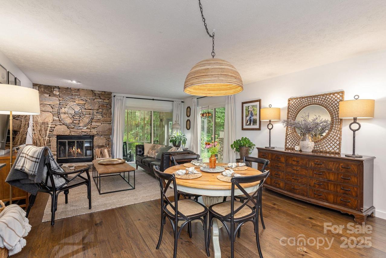 217 Juniper Ln., Hendersonville, NC 28739