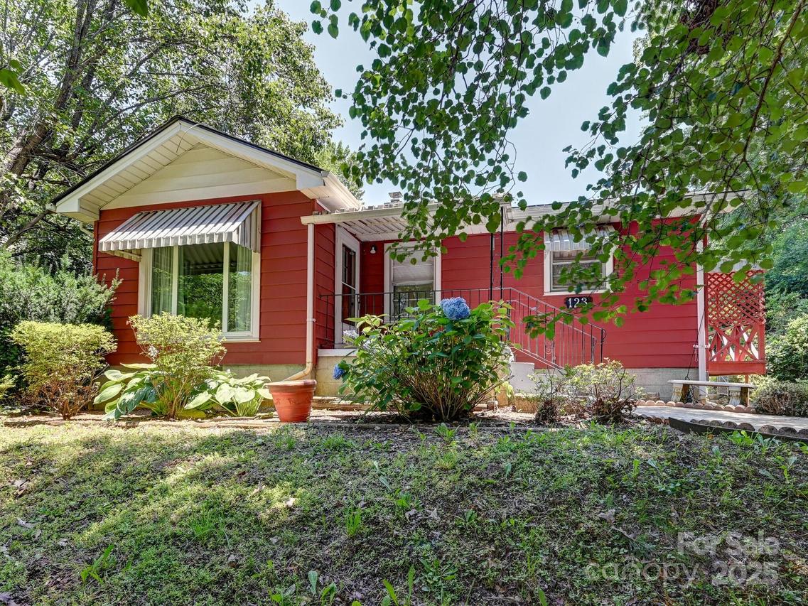 123 Blake Dr., Arden, NC 28704