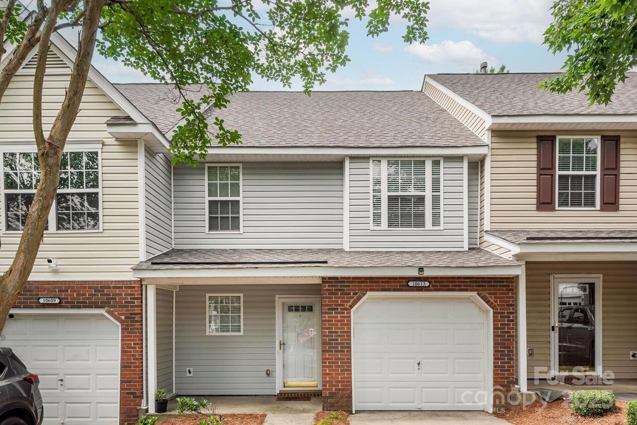 10613 Prairie Ridge Ln., Charlotte, NC 28213