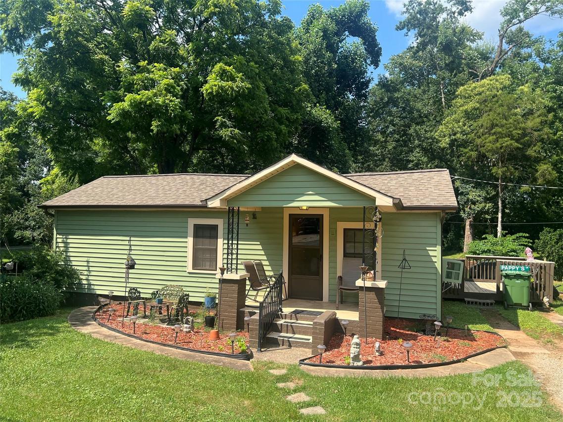 302 Margarette Ave., Belmont, NC 28012