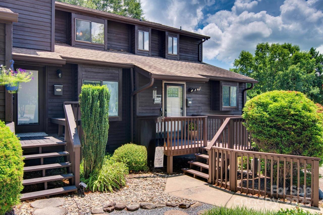 1034 N Center St., Hickory, NC 28601