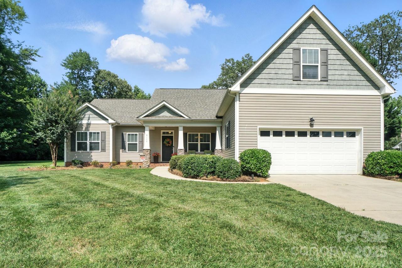 8275 Normandy Rd., Denver, NC 28037