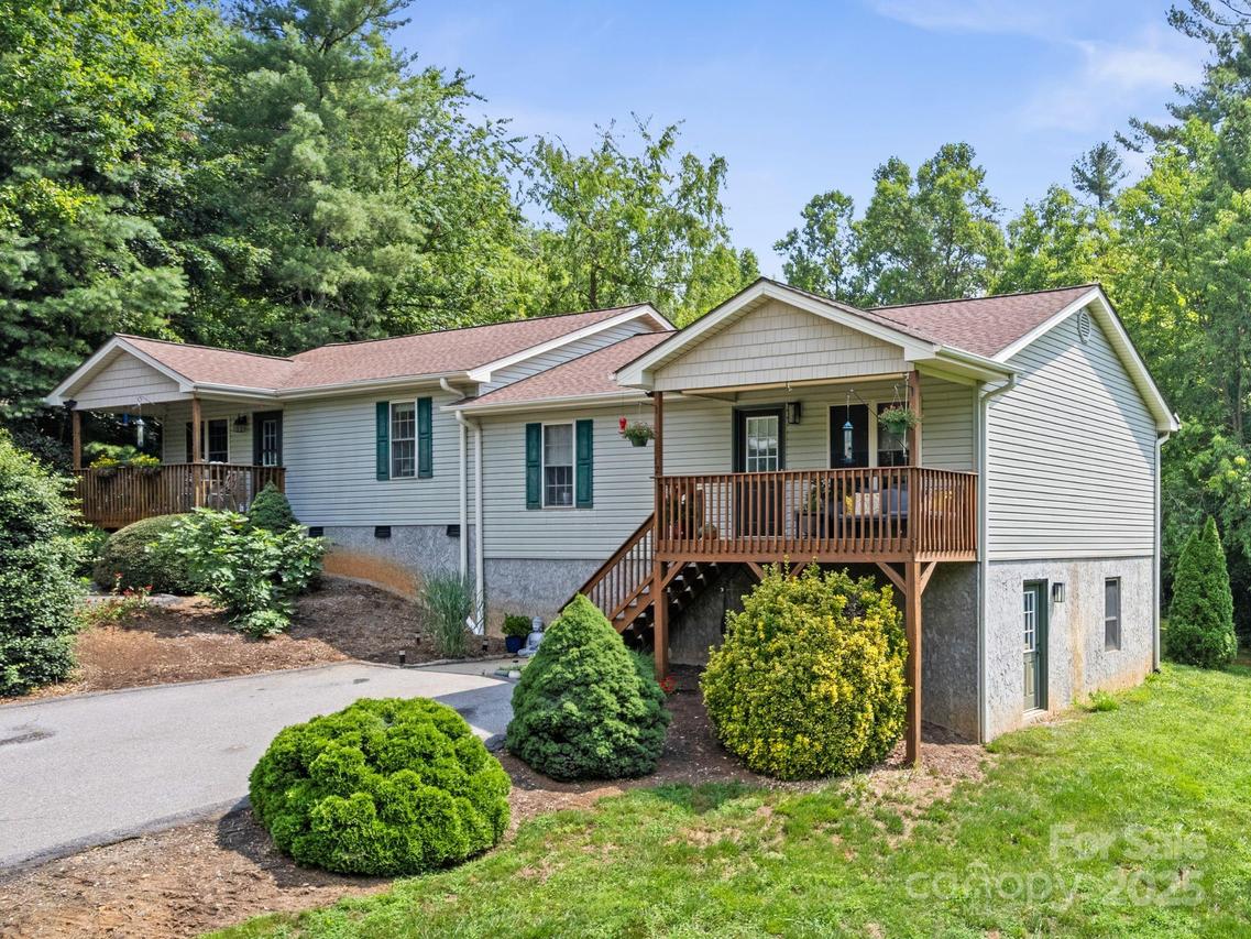 12 Buckshot Ridge Dr., Asheville, NC 28804