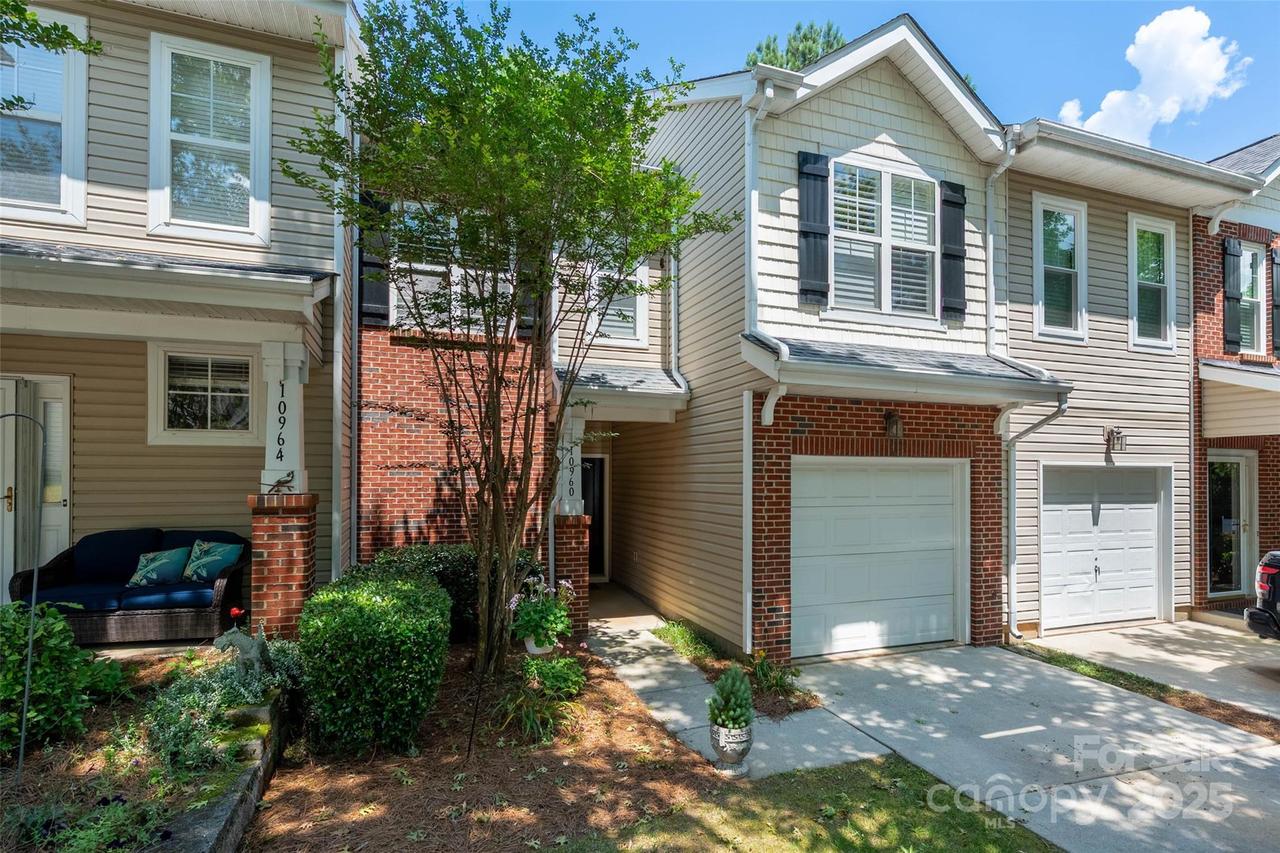 10960 Princeton Village Dr., Charlotte, NC 28277