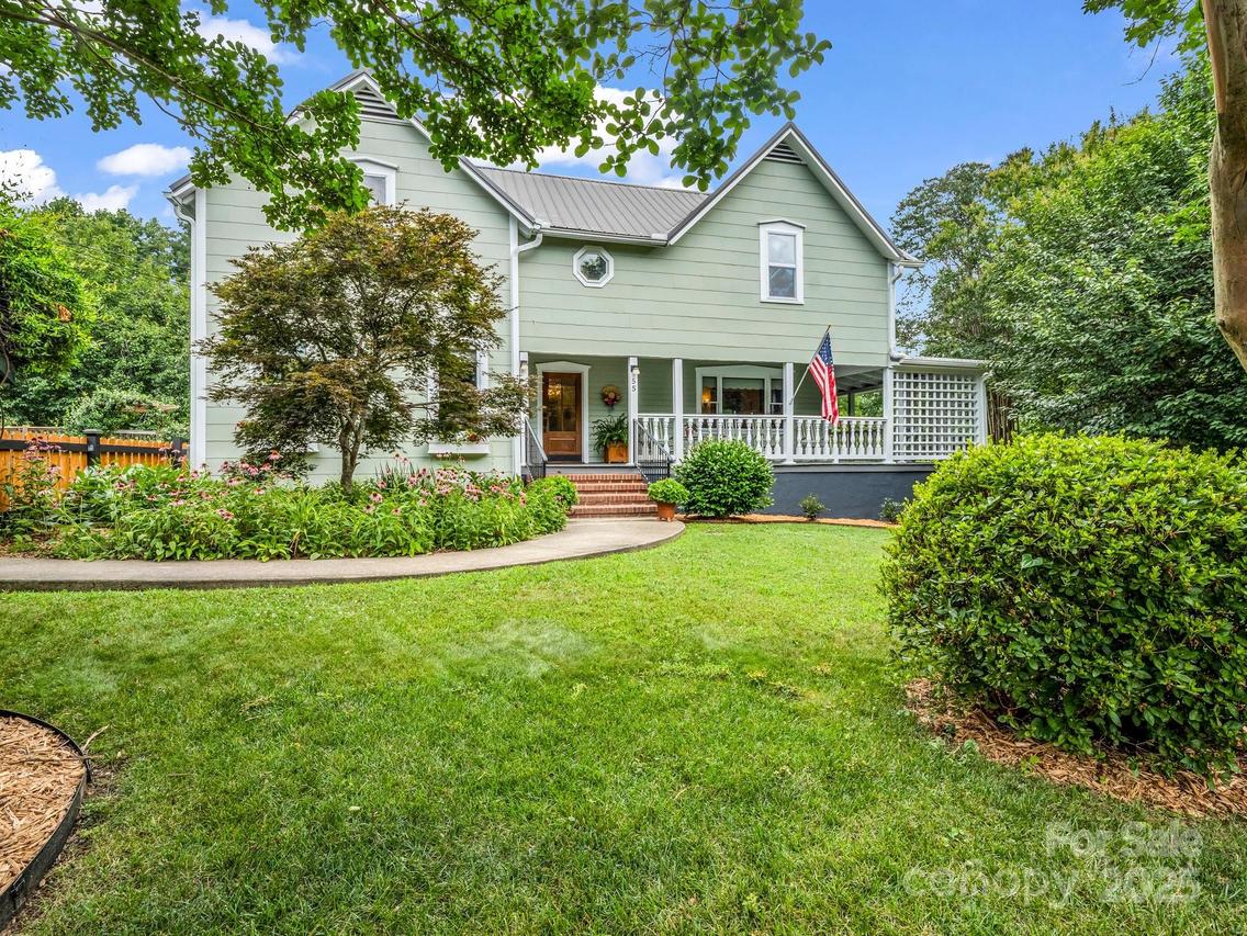 55 Lanier St., Tryon, NC 28782