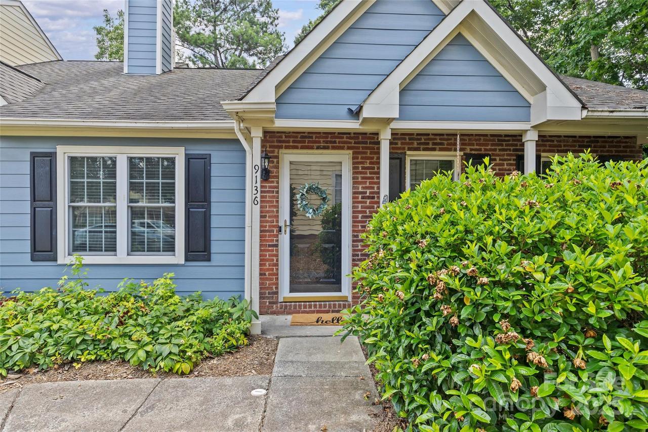 9136 Four Mile Creek Rd., Charlotte, NC 28277