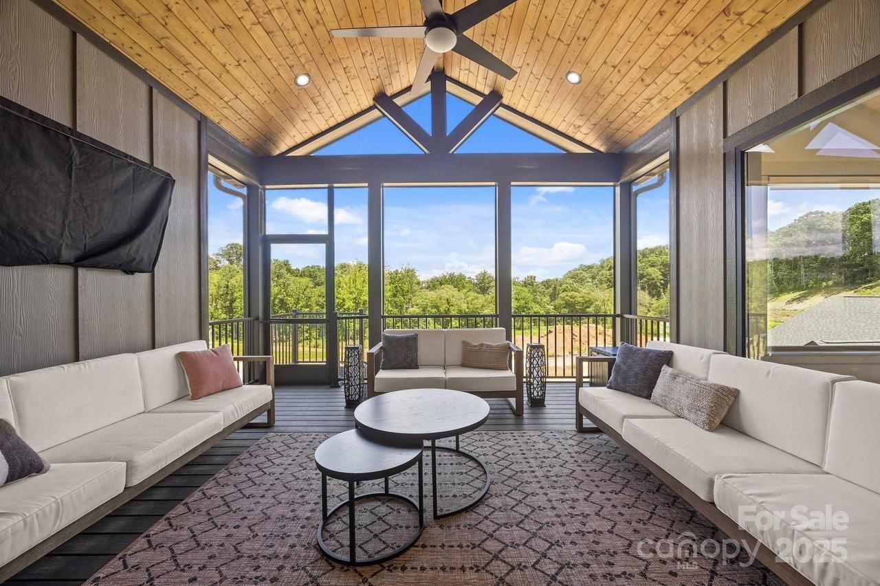 318 Avery Trail Dr., Arden, NC 28704