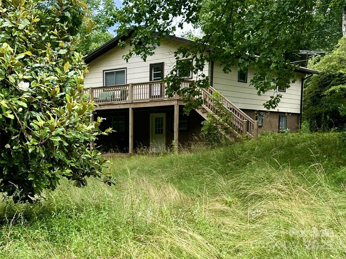 233 Dills Branch Rd., Sylva, NC 28779
