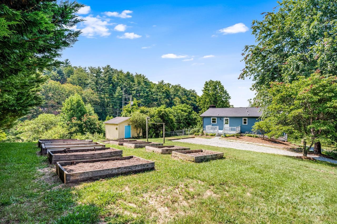 1360 Jupiter Rd., Weaverville, NC 28787