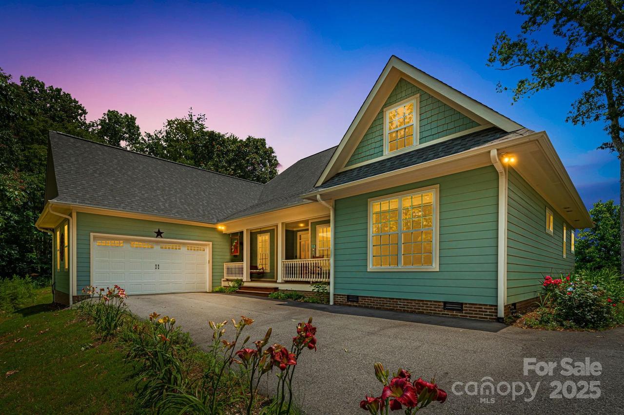 419 Oak Ln., Mars Hill, NC 28754