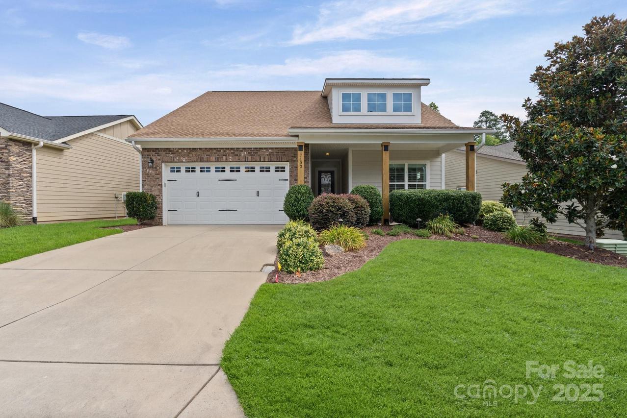 7103 Hanging Rock Ct., Denver, NC 28037