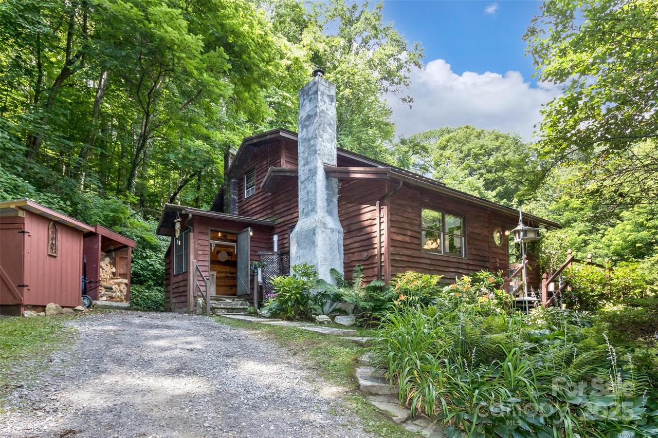 557 Tumbling Fork Rd., Waynesville, NC 28785