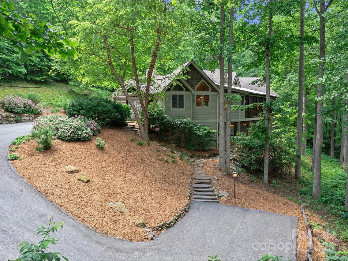 71 Chestnut Hill Rd., Spruce Pine, NC 28777
