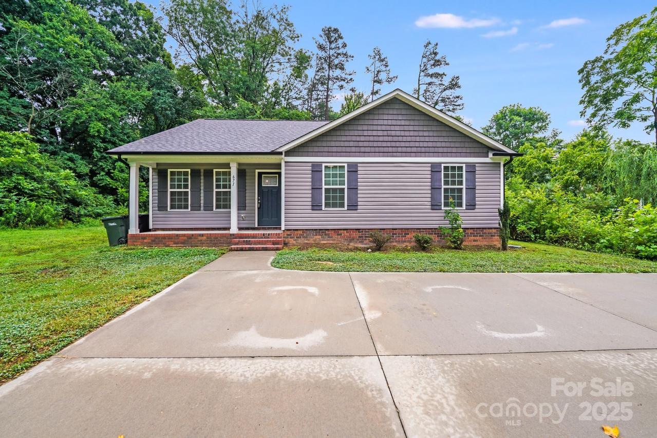 671 Sylvan St., Concord, NC 28025