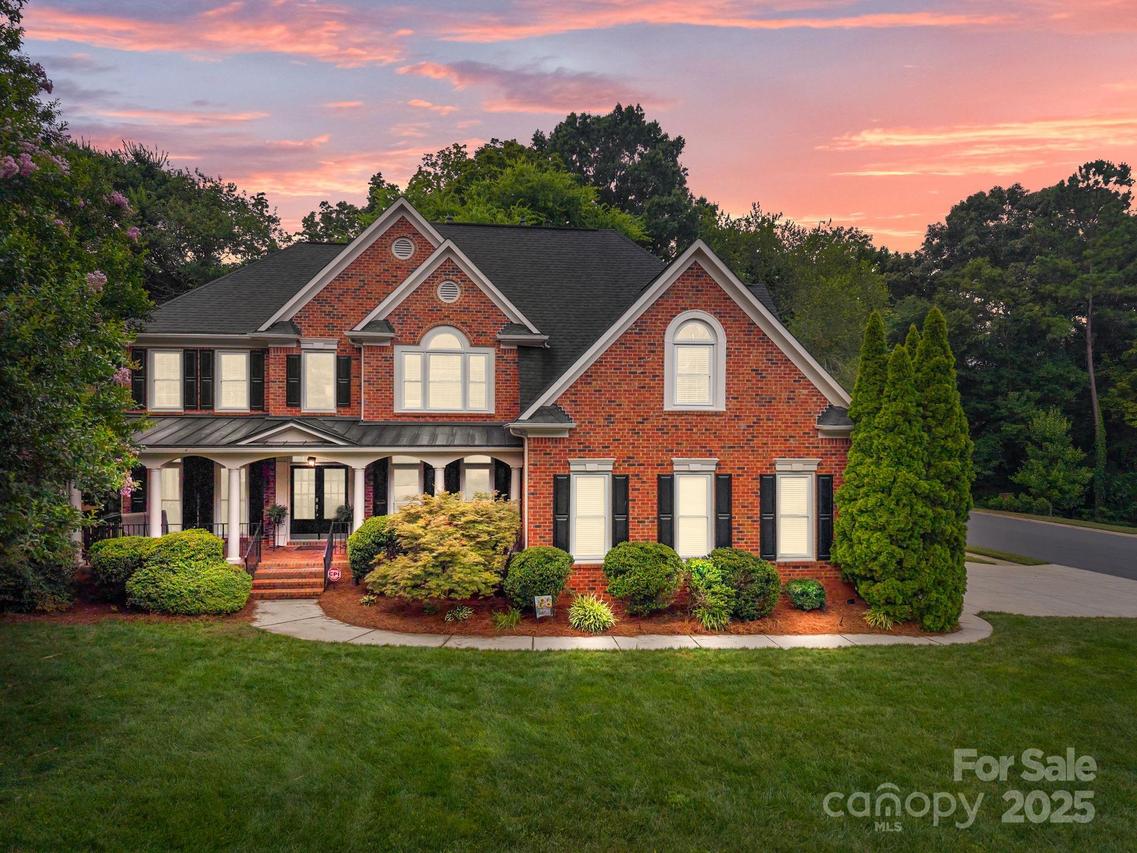 6323 Woodleigh Oaks Dr., Charlotte, NC 28226