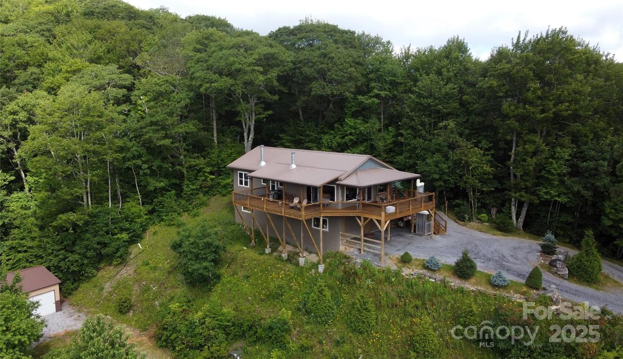 211 Sky Dr., Maggie Valley, NC 28751