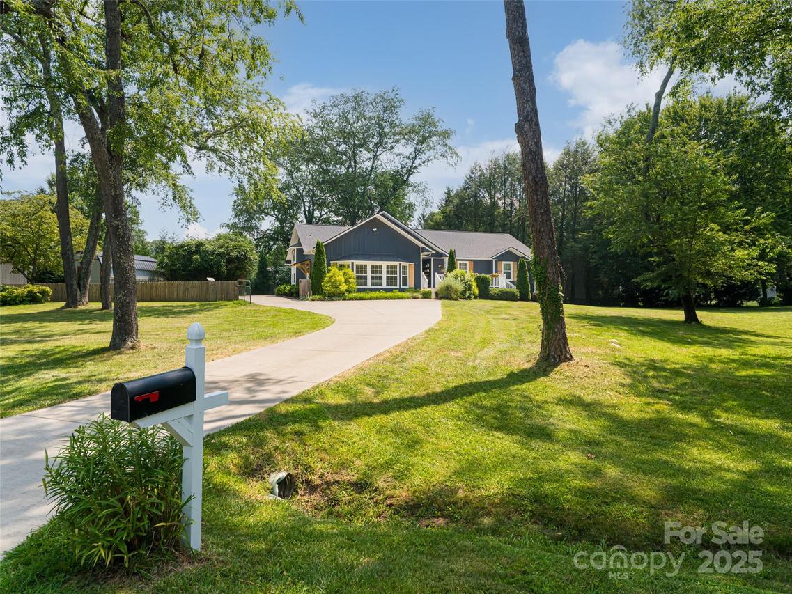 206 Pinner Rd., Arden, NC 28704