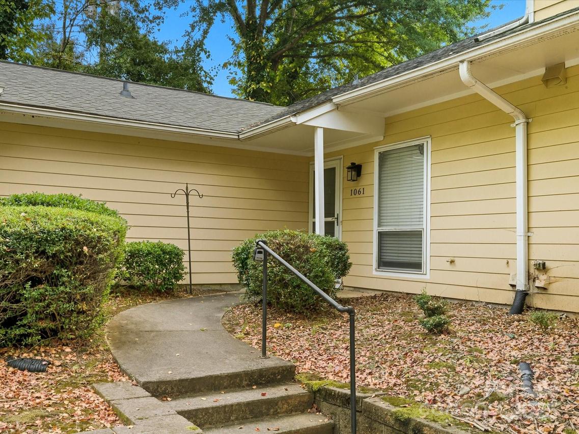 1061 Sardis Cove Dr., Charlotte, NC 28270