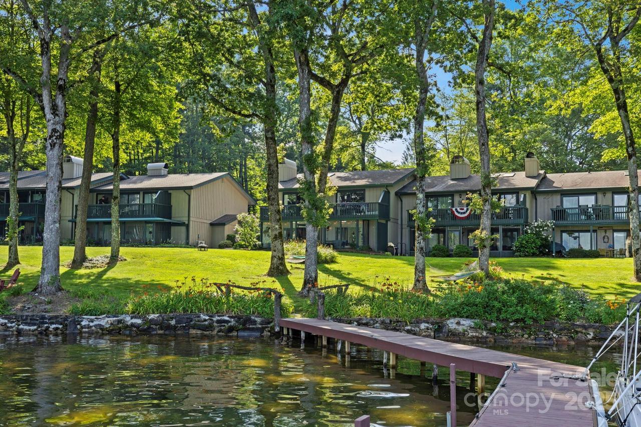 28 Toxaway Point #B7, Lake Toxaway, NC 28747