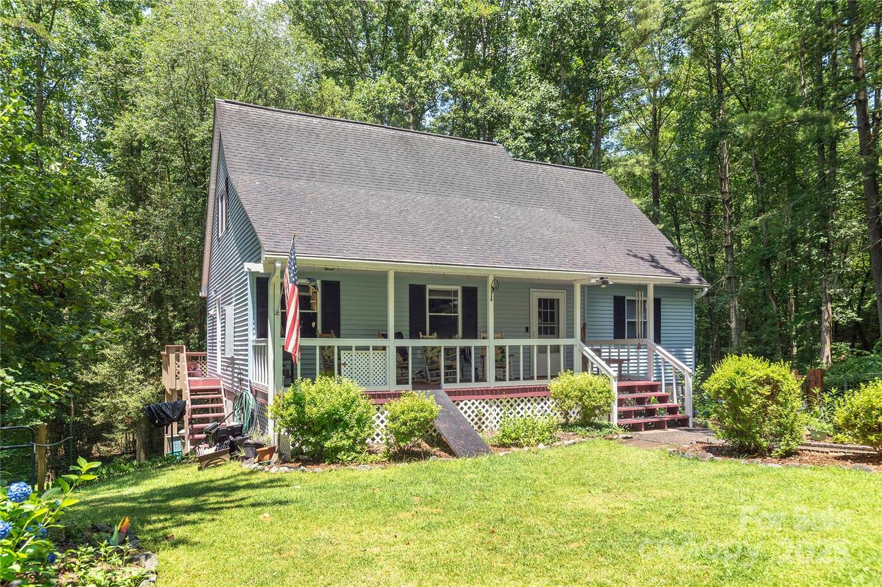 227 Acorn Ln., Pisgah Forest, NC 28768
