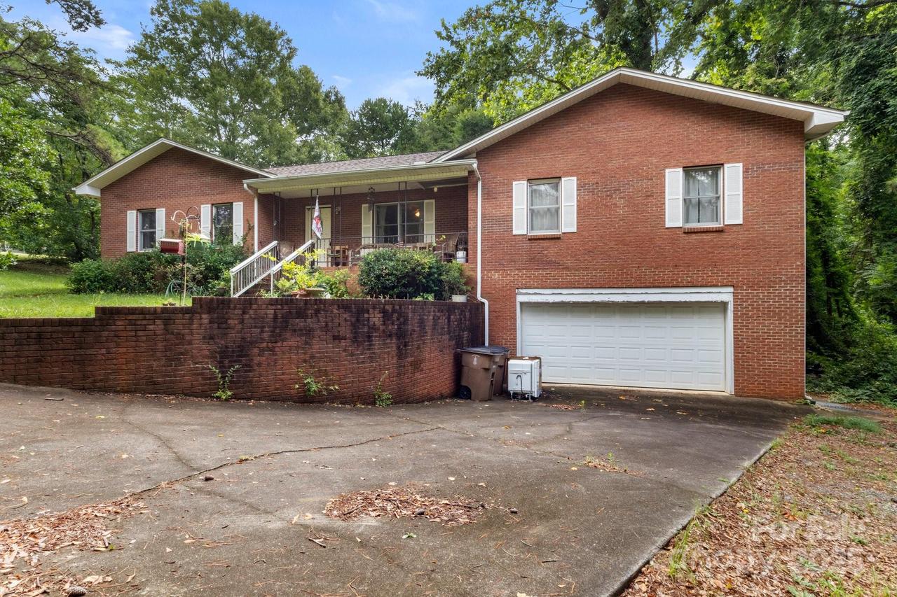 809 E Main St., Shelby, NC 28150