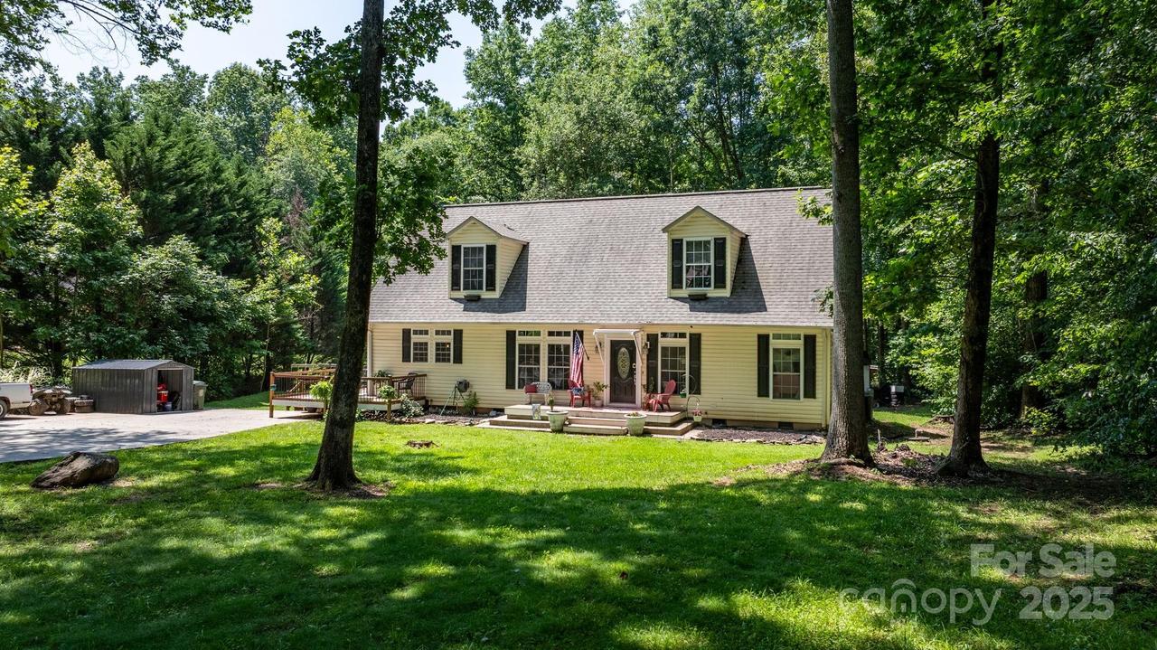 7648 Forest Oak Dr., Denver, NC 28037