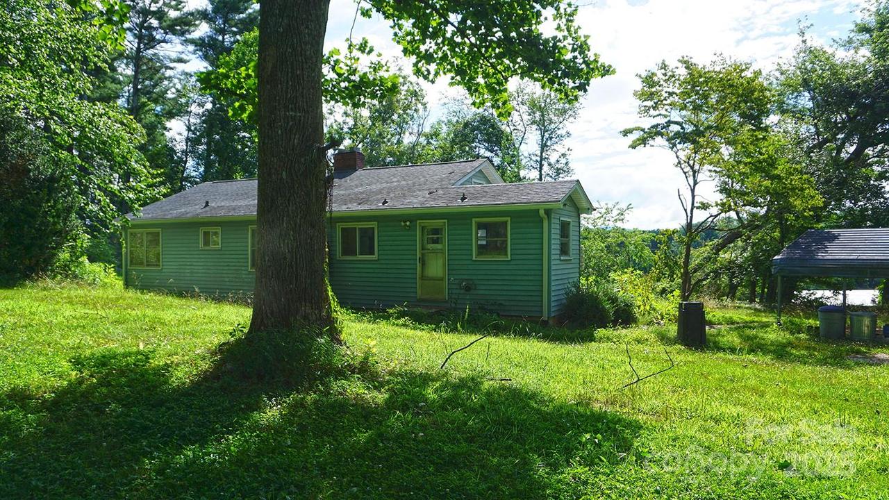 57 Sizer Dr., Mills River, NC 28759