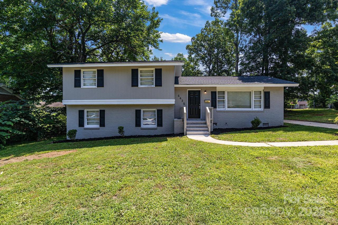 4635 Thornwood Rd., Charlotte, NC 28213