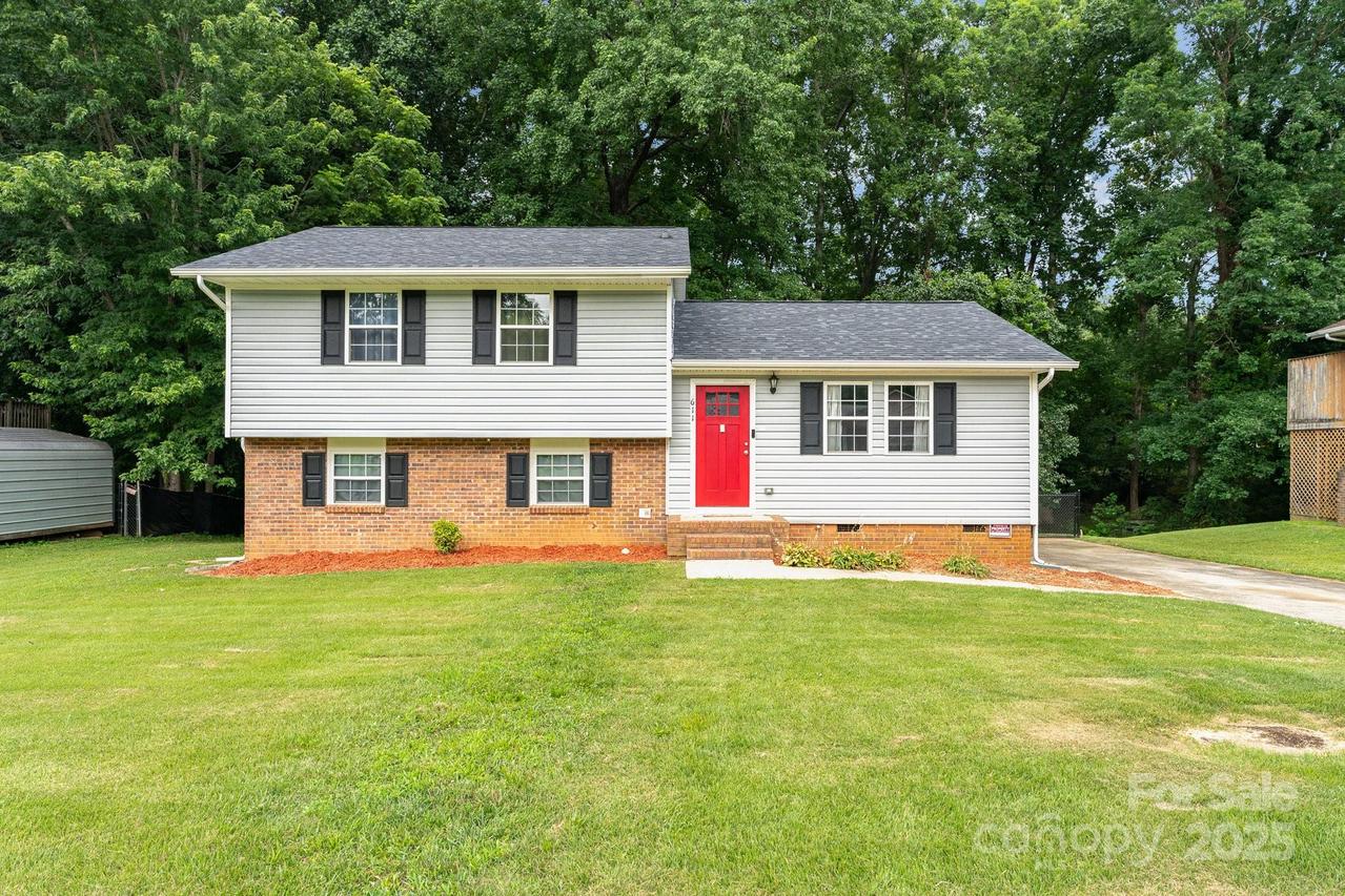 611 King Arthur Dr., Gastonia, NC 28056