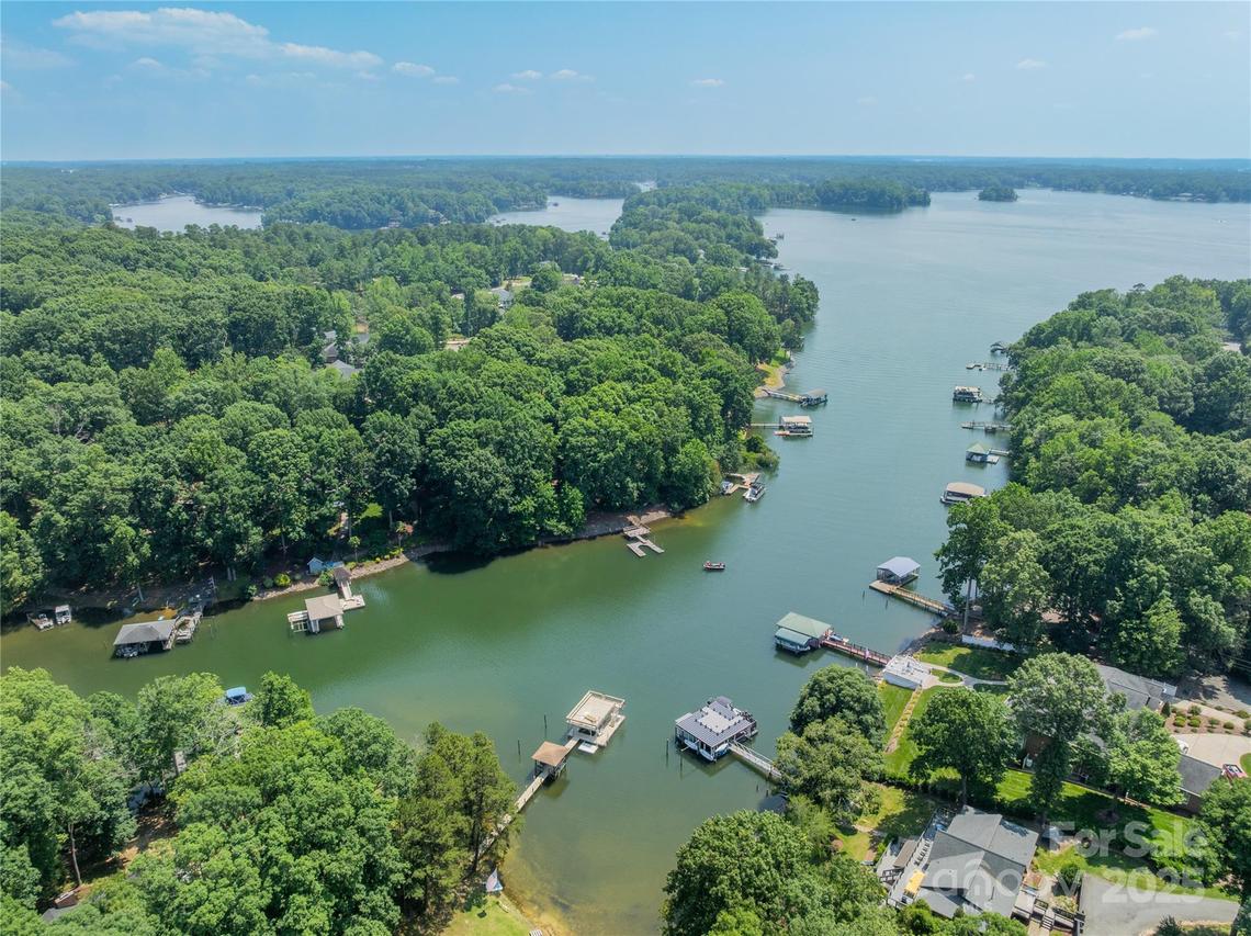 200 Greenbay Rd., Mooresville, NC 28117