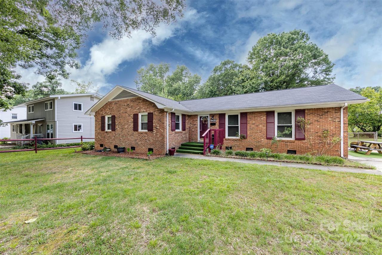 6421 Hidden Forest Dr., Charlotte, NC 28213