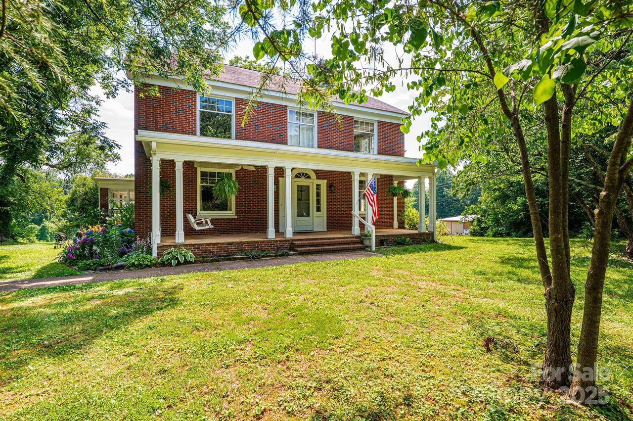 1230 Norwood St., Lenoir, NC 28645