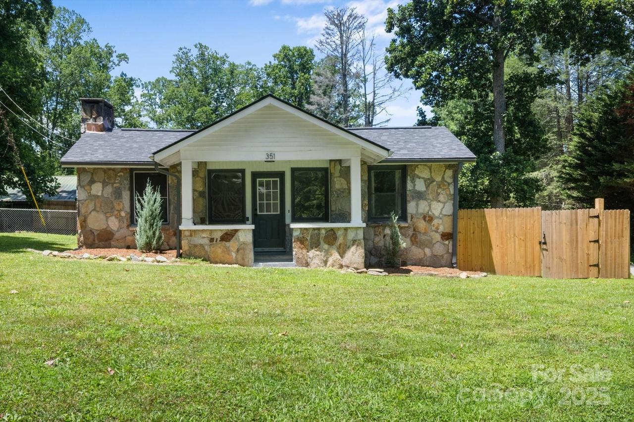 351 Dove Haven Ln., Hendersonville, NC 28791