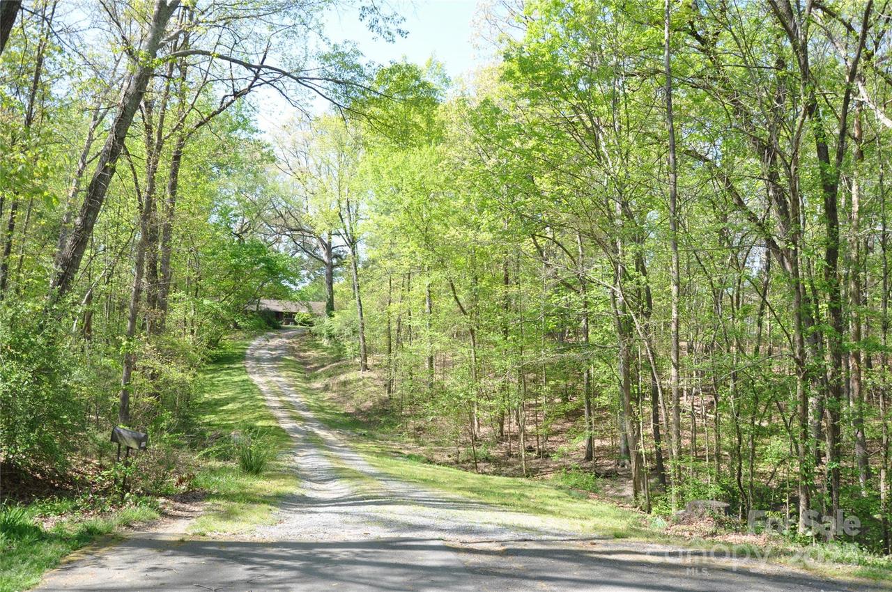 9651 Sardis Rd., Matthews, NC 28105