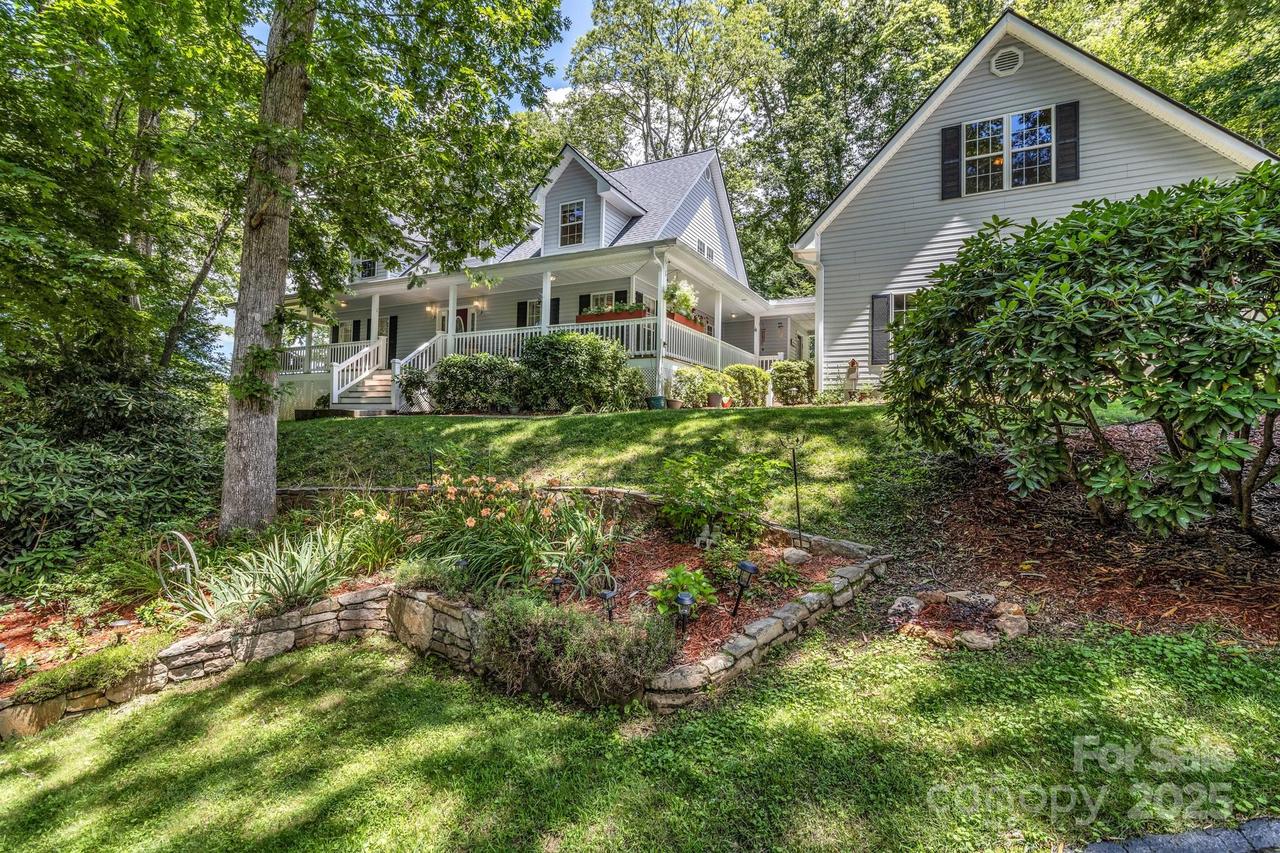 59 Old Lakey Gap Rd., Black Mountain, NC 28711