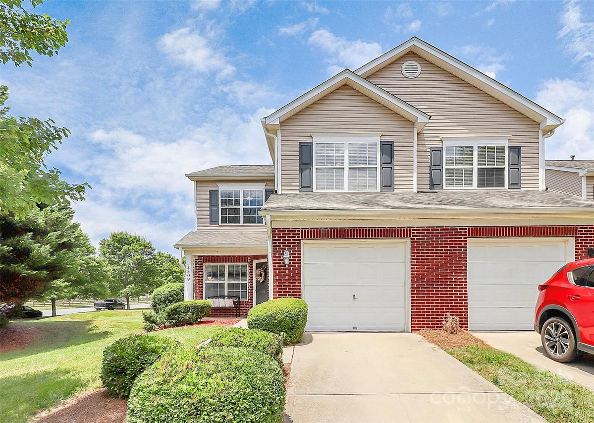 2309 Calabassas Ln., Matthews, NC 28105