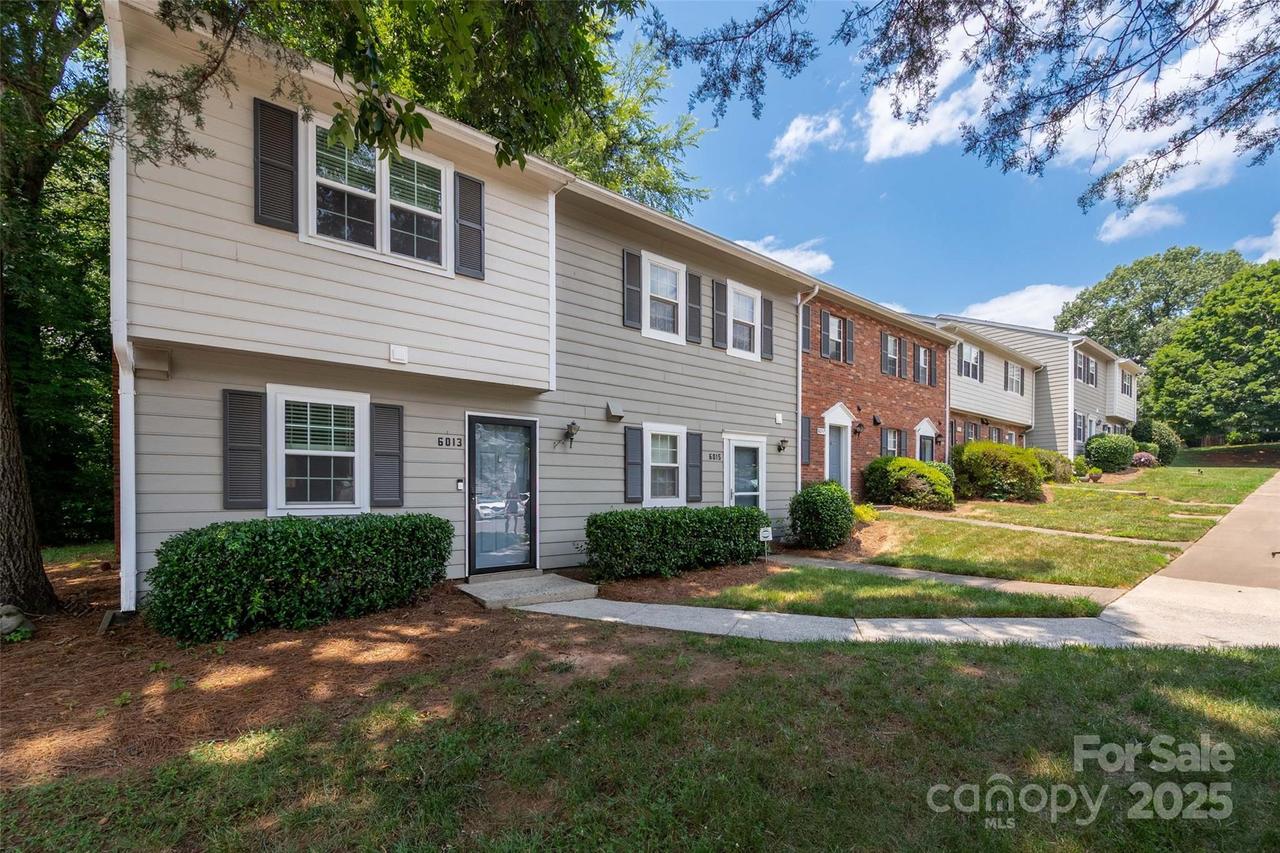 6013 Heath Valley Rd., Charlotte, NC 28210