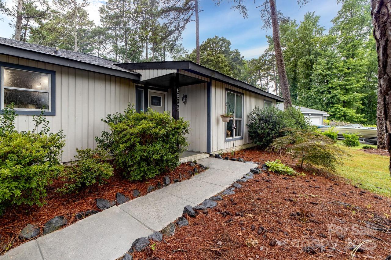 6808 Arroyo Dr., Charlotte, NC 28227