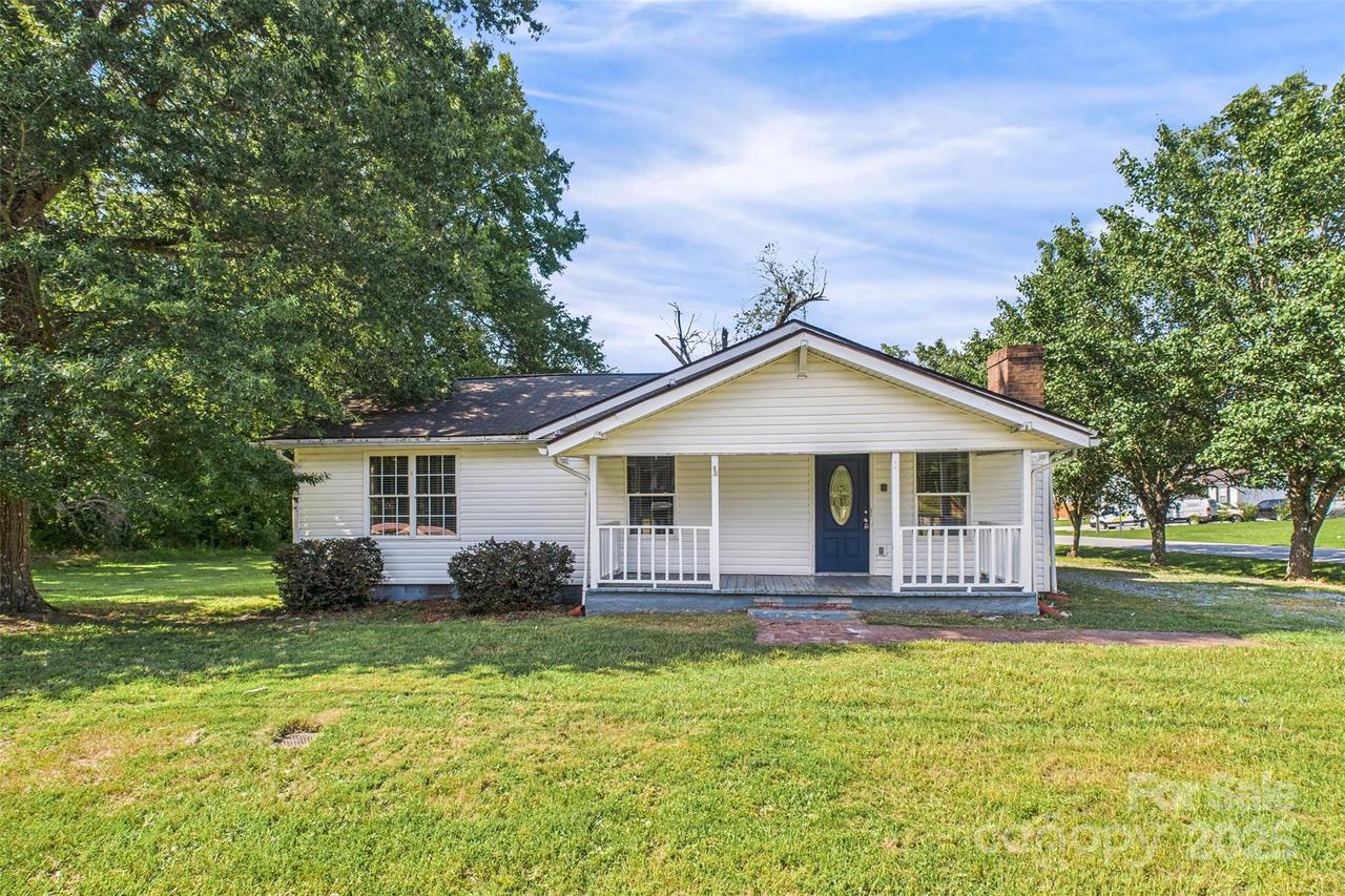 1038 Johnsontown Rd., Thomasville, NC 27360
