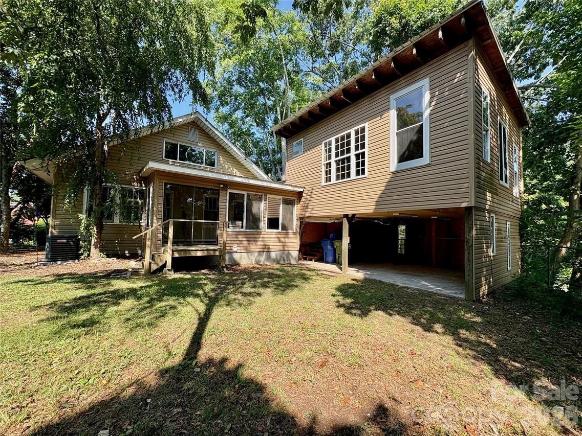 40 Brownwood Ave., Asheville, NC 28806