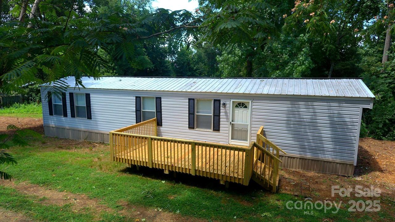 235 Leisure Ln., Salisbury, NC 28146