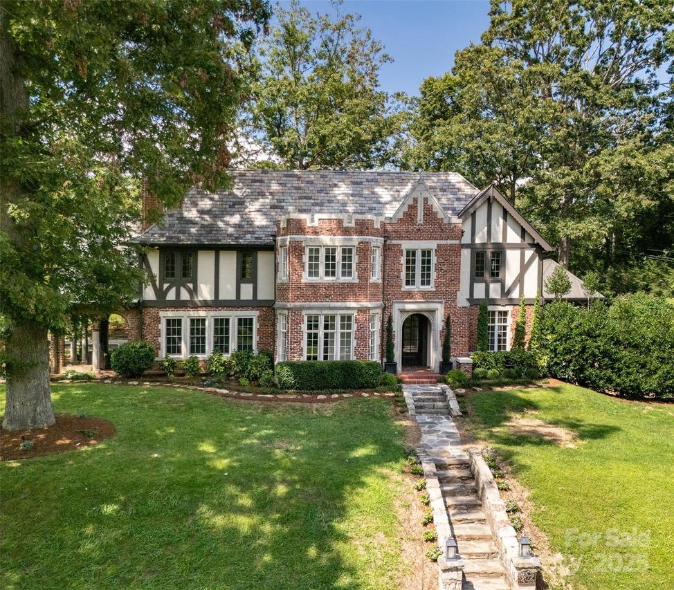72 Windsor Rd., Asheville, NC 28804