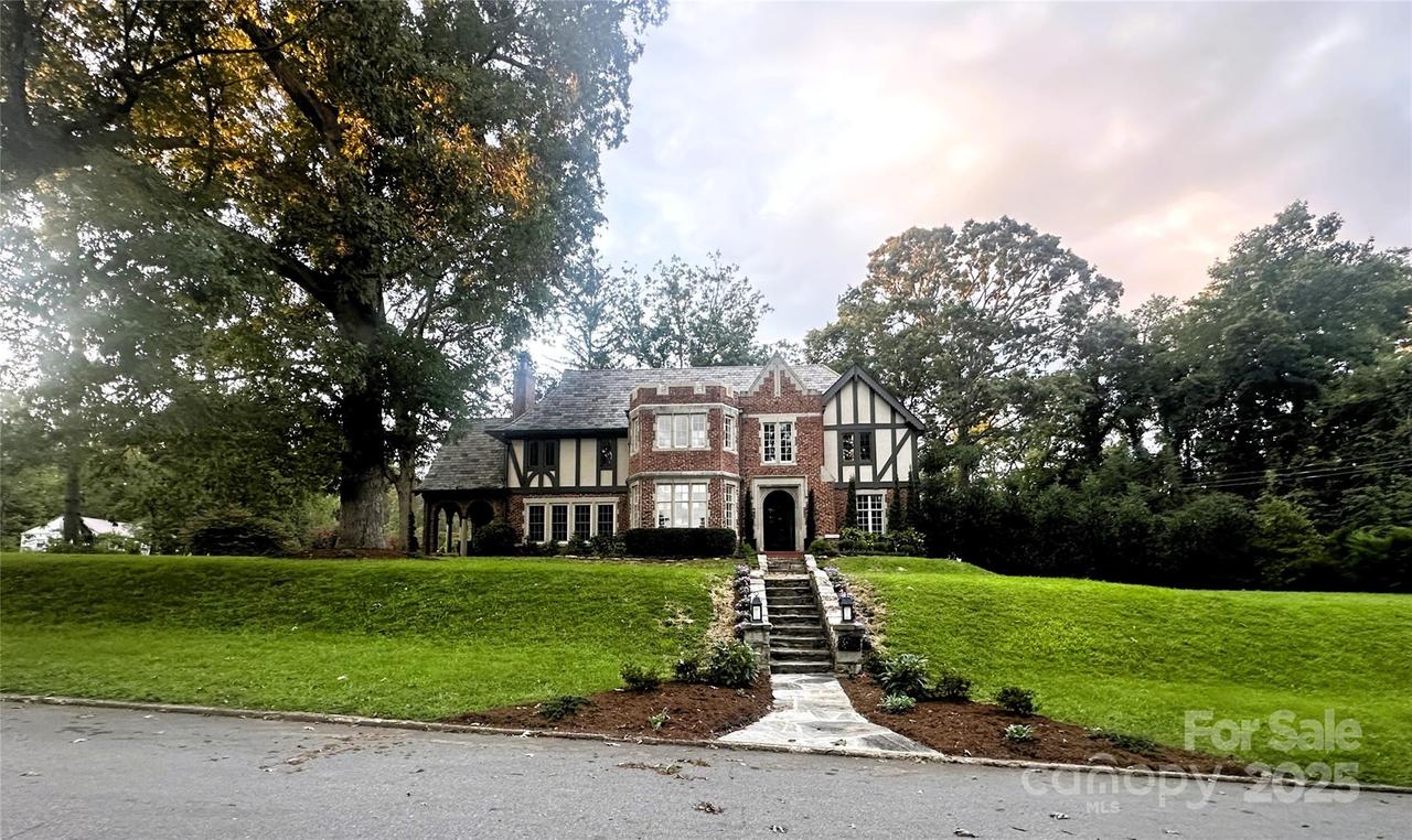 72 Windsor Rd., Asheville, NC 28804