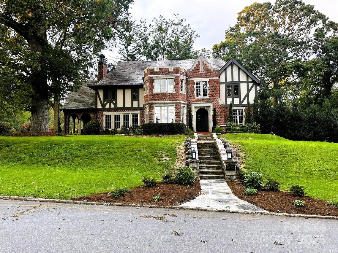 72 Windsor Rd., Asheville, NC 28804