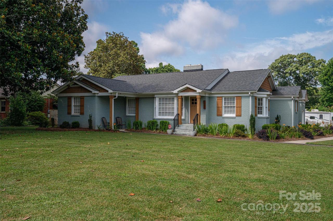 806 South Point Rd., Belmont, NC 28012