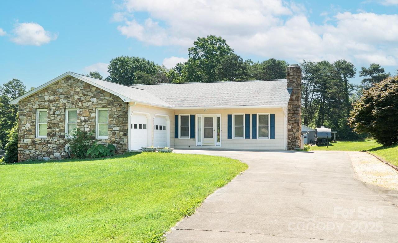 3837 Berry Rd., Hildebran, NC 28637
